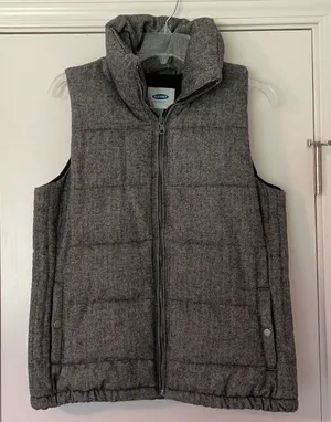 Old Navy puffer vest - size Small thumbnail 1