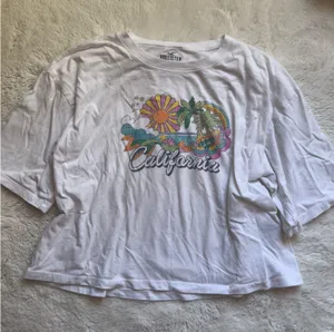 Hollister Crop Top thumbnail 1