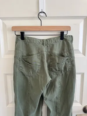 Athleta Low-Waisted Green Adjustable Lightweight Pants thumbnail 7