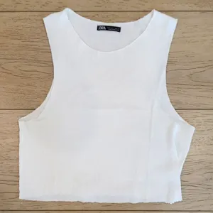 Zara White Ribbed Cropped Tank Top thumbnail 2