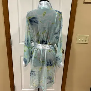 Valerie Stevens Sheer Floral Robe – Size M thumbnail 5