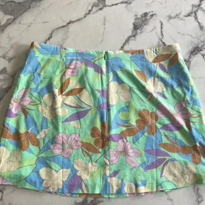 Sanctuary Revolve flower easy mini skirt in “freshly minted” size 12 floral thumbnail 7