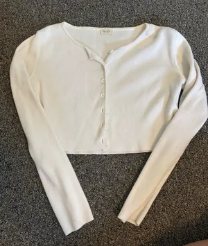 Brandy Melville Sweater Cropped thumbnail 1