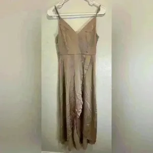 Showpo. NWT Women’s TREASURING‎ YOU WRAP MIDI DRESS IN MOCHA SATIN Size 8 thumbnail 4