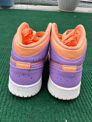 Air Jordan 1 Mid SE GS 'Atomic Pulse' Size 5.5y Women’s Size 7 thumbnail 5