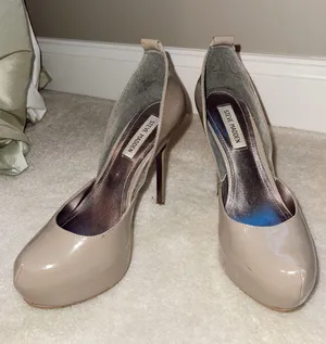 Steve Madden Nude Pumps thumbnail 1