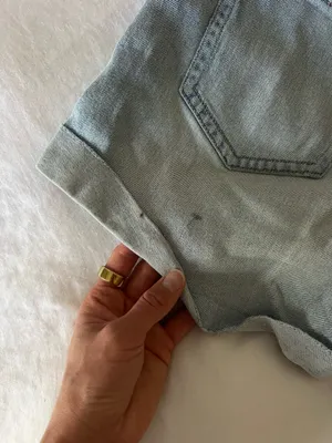 Hollister Curvy High-Rise Shorts Mom thumbnail 6