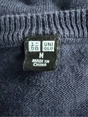 Uniqlo Dark Navy Knit Sweater thumbnail 3