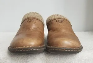 UGG Austraila Leather Wool Lined Clogs thumbnail 3