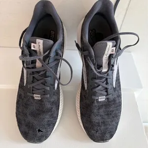 Brooks Launch 8 Women’s Running Shoes Size 12 Black Gray thumbnail 2