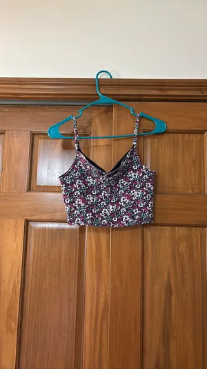 Hollister Floral Top Crop thumbnail 2