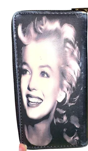 Marilyn Monroe Smiling Black & White Wallet with Many Compartments thumbnail 1