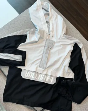 Women’s Hollister Windbreaker thumbnail 1