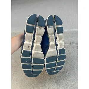 On Running Cloud 5 Sneakers Shoes Navy Blue White Lace Up Size 6.5 thumbnail 5