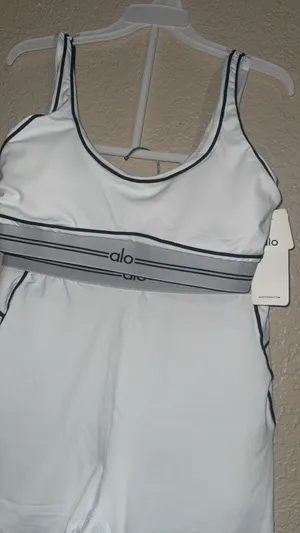 Alo Yoga Set Shorts Bra Sports thumbnail 1