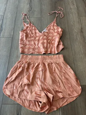 Victoria’s Secret silk set thumbnail 1