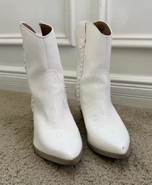 TJ Maxx White cowboy booties thumbnail 1