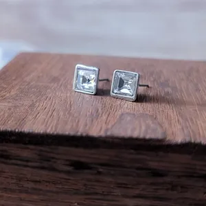 Vintage Stud Earrings Diamond Shape/Square Shape Silver Tone thumbnail 1