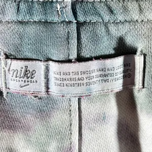 1083 | Nike‎ Sportswear Tie Dye Fleece Jogger Sweatpants Green Purple Womens L thumbnail 8
