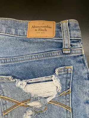 Abercrombie Women's Shorts Size 27 Boyfriend Short thumbnail 4