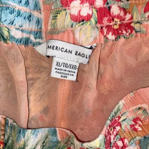American Eagle Outfitters Tropical Peach Shorts thumbnail 2
