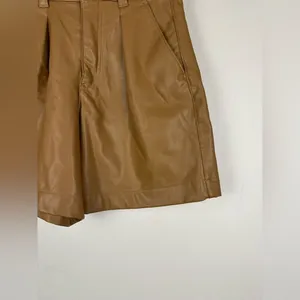 Abercrombie & Fitch Leather High Rise Tailored Shorts Women’s Sz‎ S thumbnail 4