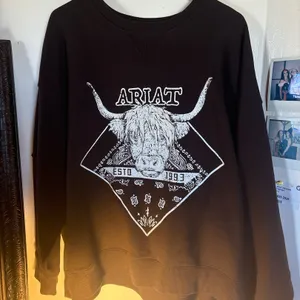 Ariat Crewneck thumbnail 1