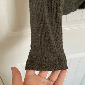 EUC | Paper Crane women’s knitted button down knotted‎ top — small thumbnail 2