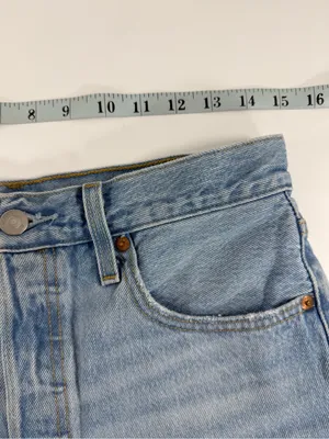 Levi’s 501 Original‎ Cut Off Denim Shorts W27 Light Wash Distressed Raw Hem thumbnail 4