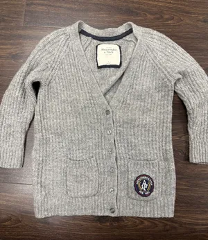 Abercrombie & Fitch Gray Ribbed Knit Varsity Cardigan -‎ Size S thumbnail 1