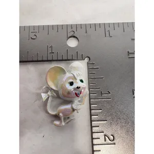 Vintage Iridescent Pearlescent Mouse Brooch Pin Green Rhinestone Eyes‎ Bow Tail thumbnail 5