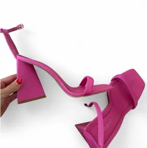 Bamboo Pink Heels Block thumbnail 3