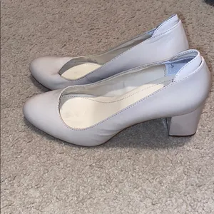 Calvin Klein Nude Cream Block Heel Pumps Size 8 thumbnail 3