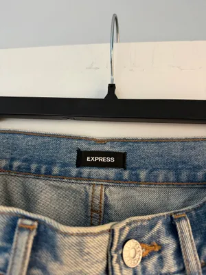 Express Jeans High-Rise Mom Jeans thumbnail 2