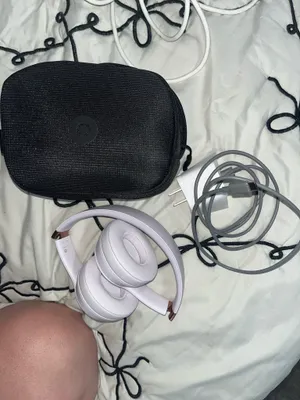Beats Solo 4 Cloud Pink thumbnail 3