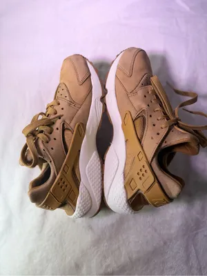 Nike Women's Wheat/Tan Casual Sneakers thumbnail 8