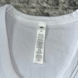 Alo Seamless Ribbed Cropped Serene Short Sleeve thumbnail 4