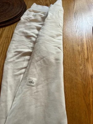 Alo white sweatpants thumbnail 4