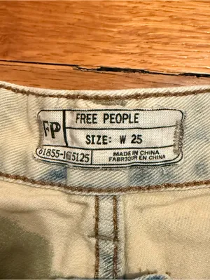 Free‎ People Studded Distressed Jean Shorts Size 25 thumbnail 3