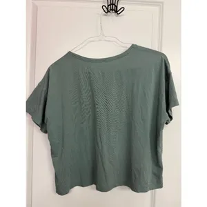 Lululemon Cates Cropped Tee Sage Green Size 12 thumbnail 6