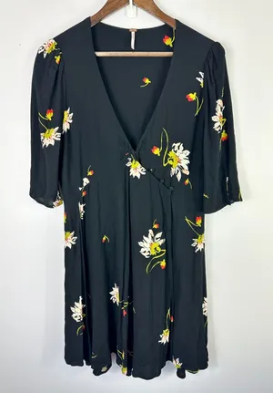 Free People Floral Black Wrap Dress Womens Medium Babydoll Boho Feminine Garden‎ thumbnail 1