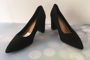 Black Heels, Size 7 1/2 thumbnail 3