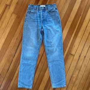 Aritzia Denim Forum BF High-Rise Loose 28L Jeans Size 26 thumbnail 3