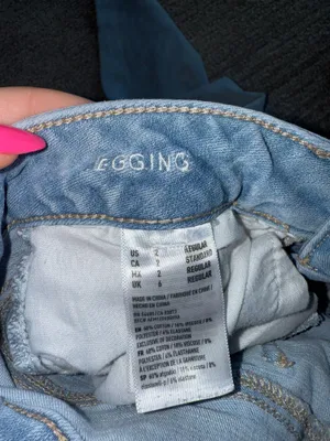 American Eagle Distressed Jeans Size 2 thumbnail 3