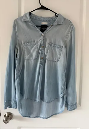American Eagle Outfitters Light Blue Chambray Boyfriend Fit Shirt Medium thumbnail 1