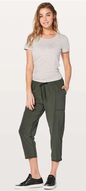 Lululemon Evergreen Final Play Crop *23" Size 6 thumbnail 1