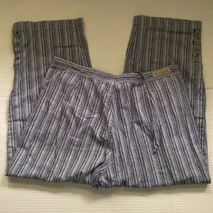Y2K vintage Columbia women’s striped blue linen button crop pants, size small thumbnail 8
