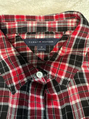 Tommy Hilfiger Women’s Lightweight Plaid Flannel Button-Down Shirt thumbnail 3