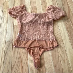 Lulus Coral Lace Corset Bodysuit Womens Medium Coquette Romantic Lace Top thumbnail 8