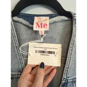 So Me Denim Jean Vest Cotton Blend Tie Front NWT Size Large Nashville Cowgirl thumbnail 2